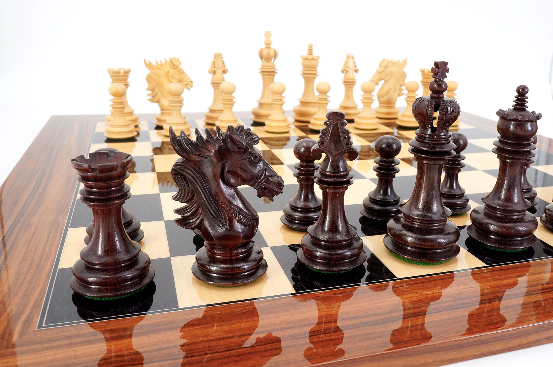 栀子木/阔叶黄檀    进口木材手工制作   棋子造型新颖独特,风格