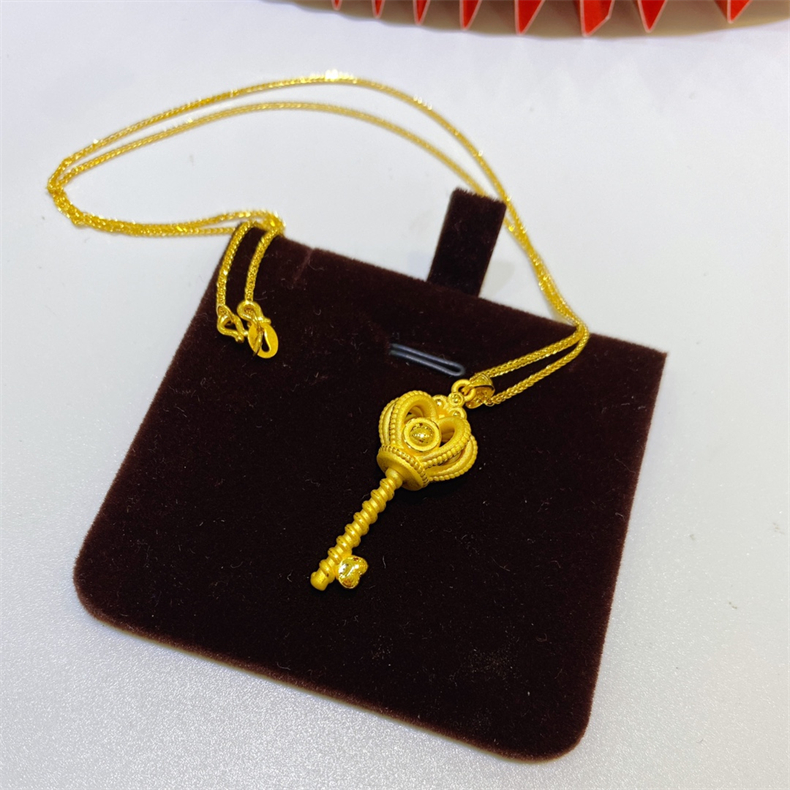 御龙镜珠宝 999足金皇冠黄金吊坠女金钥匙纯金坠子金锁匙锁骨链金锁