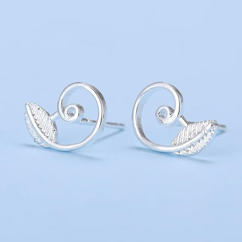 s925银耳针耳小迷耳骨lon钉气质你耳饰钉女2021年爆5款 c120小鲸鱼
