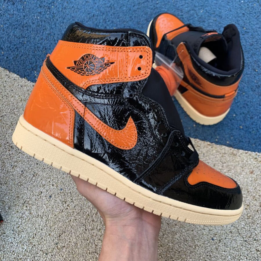 纯原高品质 high篮球鞋猪油 扣碎篮板 漆皮做旧高帮男女鞋555088-028