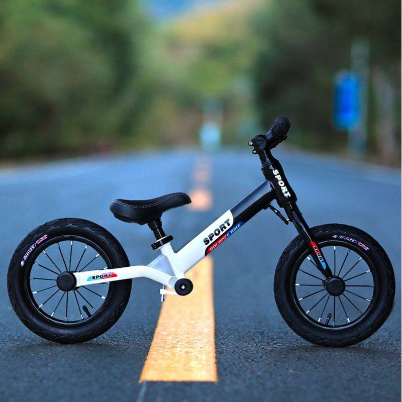 儿童滑步车滑行车儿童平衡车无脚踏竞技自行车碳钢烤漆学步溜溜车玩具