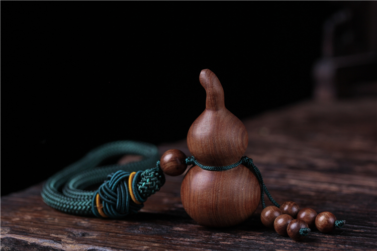 印度老山檀葫芦手把件印度老山檀葫芦手把件老料黑肉檀香木手工锤纹