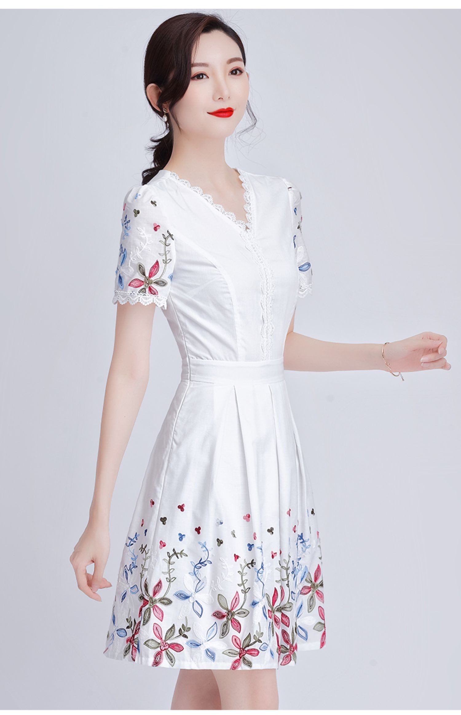 【气质迷人】夏季连衣裙2021年夏装气质性感刺绣女装妈妈裙子女夏