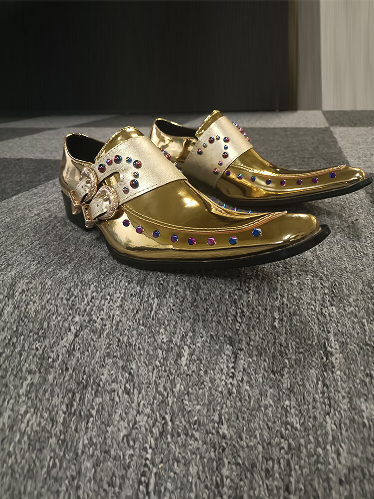 卡帝乐鳄鱼(cartelo)切尔西靴男尖头金色抖音鞋蓝色妖姬时尚潮流高级