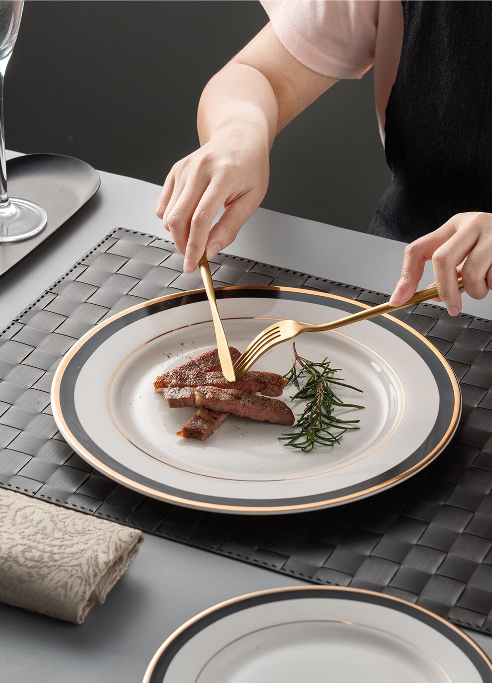 onlycook 北欧ins风陶瓷盘子 圆形餐盘西餐牛排盘刀叉甜品盘 高颜值