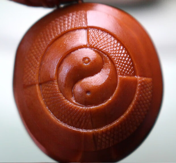 艾美福四象八卦橄榄核手串核雕苏工名家纯手工雕刻浮雕短圆大籽铁核