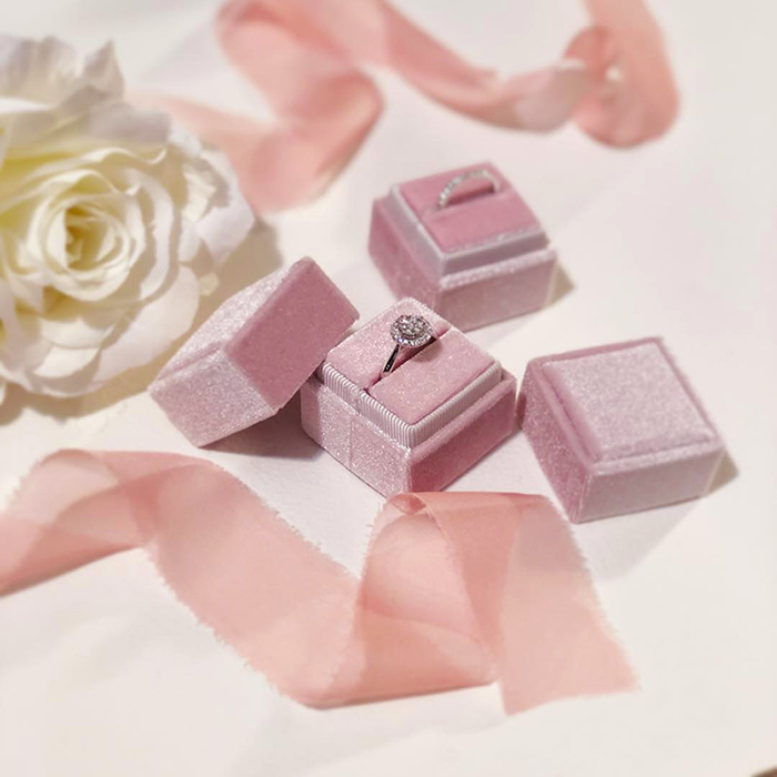 天鹅绒丝绒复古手工戒指盒珠宝首饰收纳盒包装盒求婚婚礼小物拍摄高级