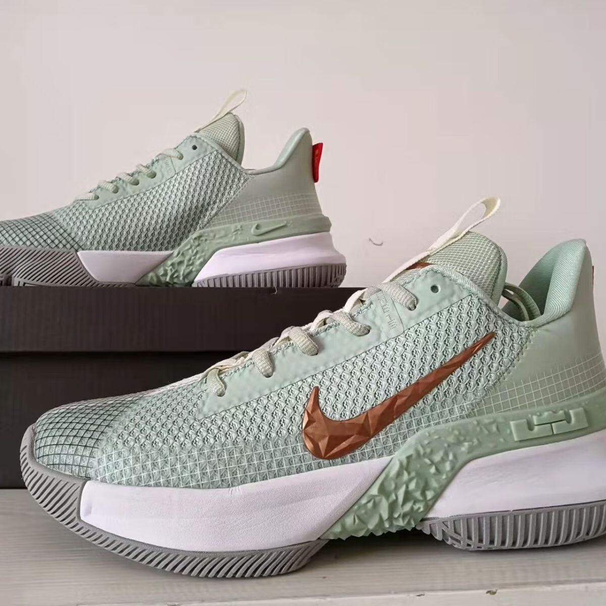 【官方旗舰店】ambassador xlll 詹姆斯使节13代篮球鞋实战减震运动