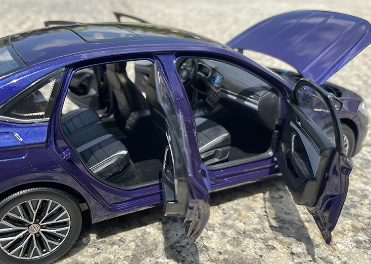 雨萱汽文车模2019款全新速腾车模型1:18合金属仿真汽车模型收藏送礼