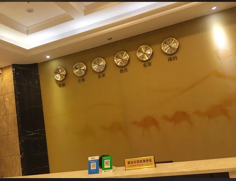 康洛雅(kangluoya) 酒店挂钟大堂宾馆时钟ktv包房前台金色钟表简约