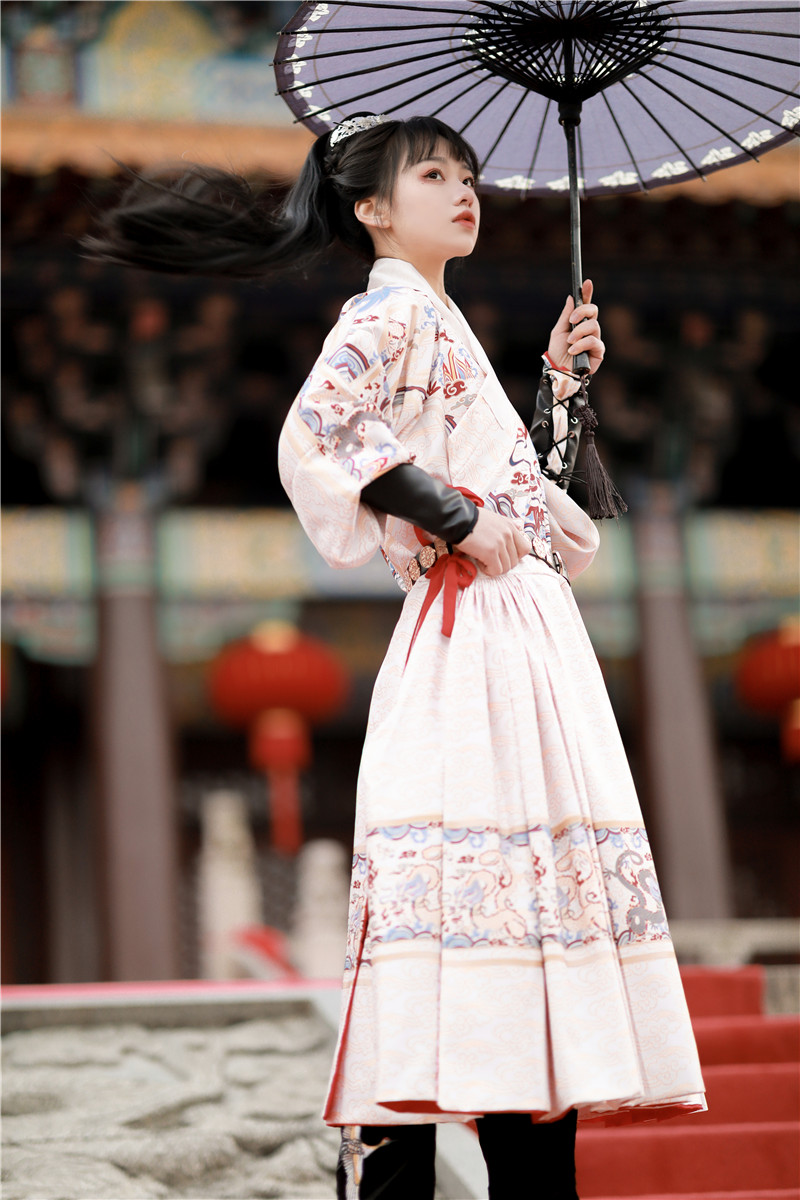 米集古装明制贴里女明朝锦衣卫飞鱼服季男绣刀曳撒蟒袍情侣风曳撒黑色