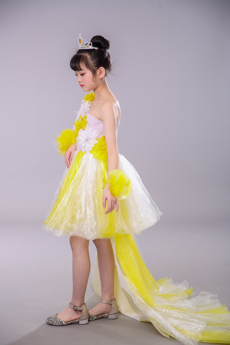 儿童时装秀环保服装幼儿园diy手工自制创意子演出服女童时装走秀拖尾