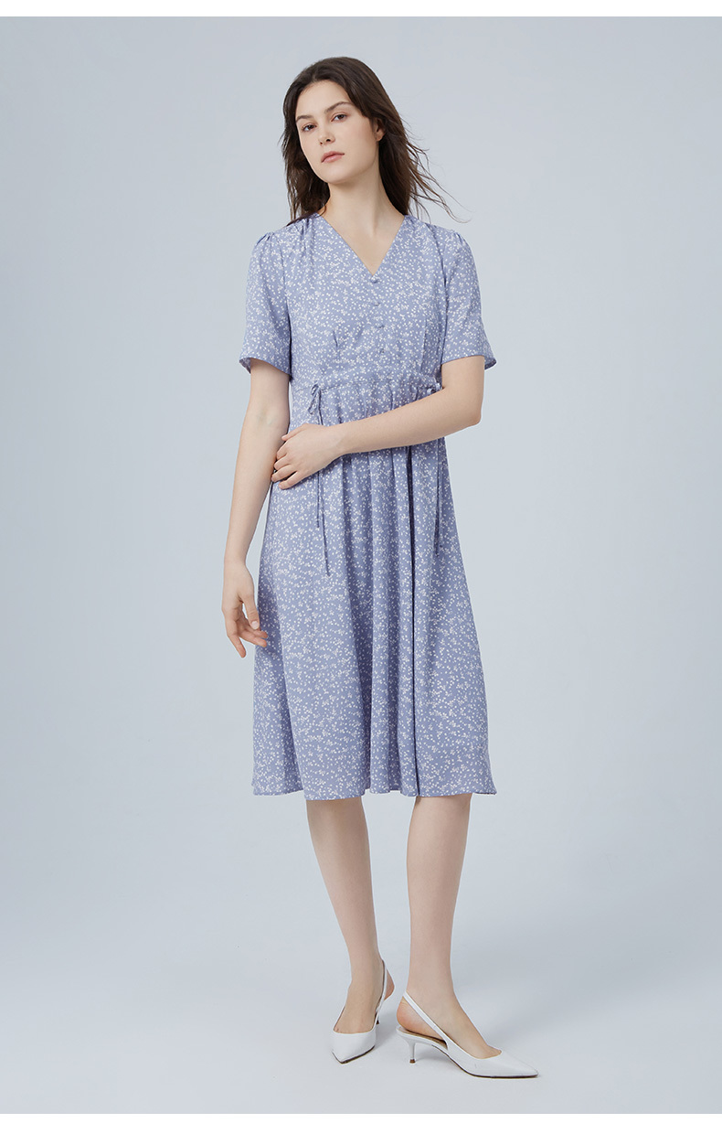 hushpuppies暇步士女装2022夏v领碎花优雅收腰连衣裙hz22312d136灰蓝m