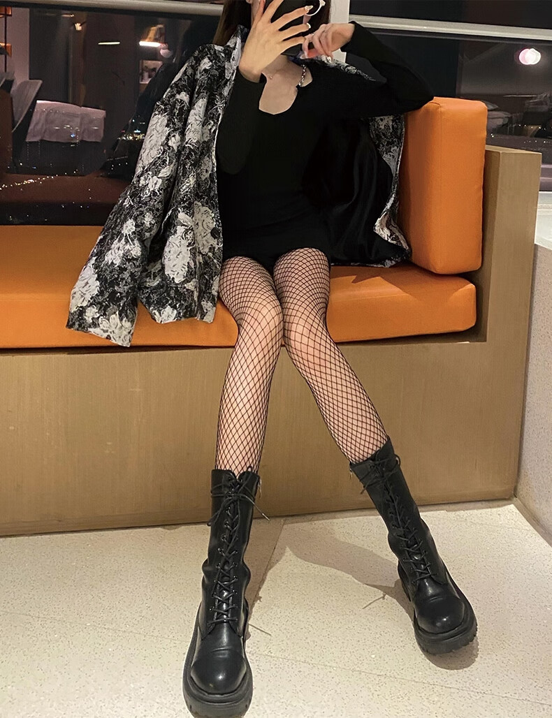 巴黎世家黑丝袜女薄款春夏季网红ins潮春秋黑色渔网袜辣妹jk防勾丝连