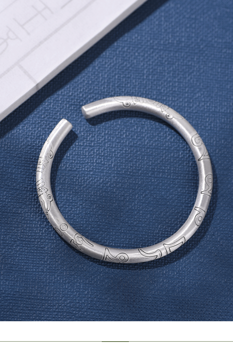 百岁坊足银999箴言手镯足银999箴言手镯约36克