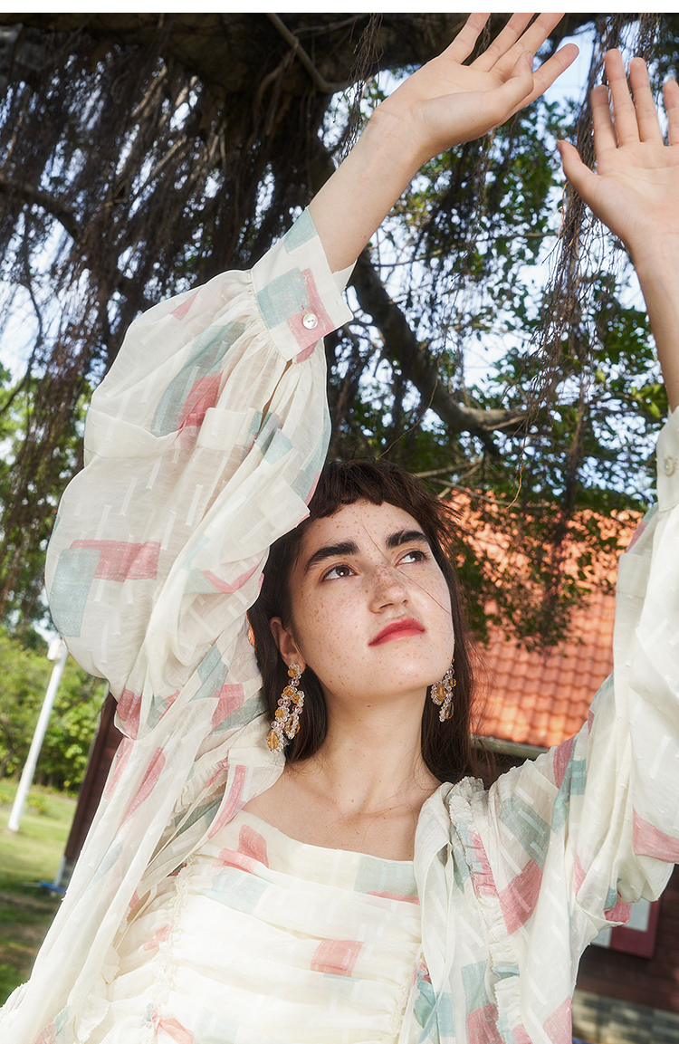 两三事 光斑垂影 2021夏季新款小清新褶皱印花短款吊带背心女 花色 m