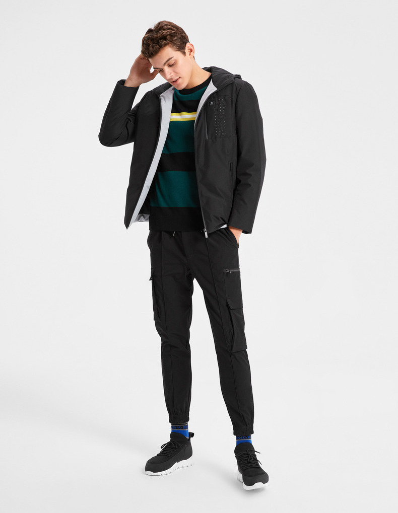 劲霸男装秋冬短版鹅绒挺括科技充电羽绒服轻薄防风保暖外套vrhd4324