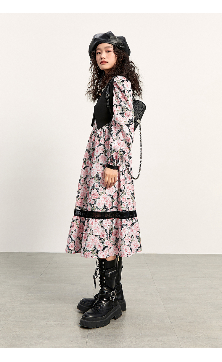 太平鸟女装2021秋新款早秋气质连衣裙绣花满印长袖连衣裙长款长裙