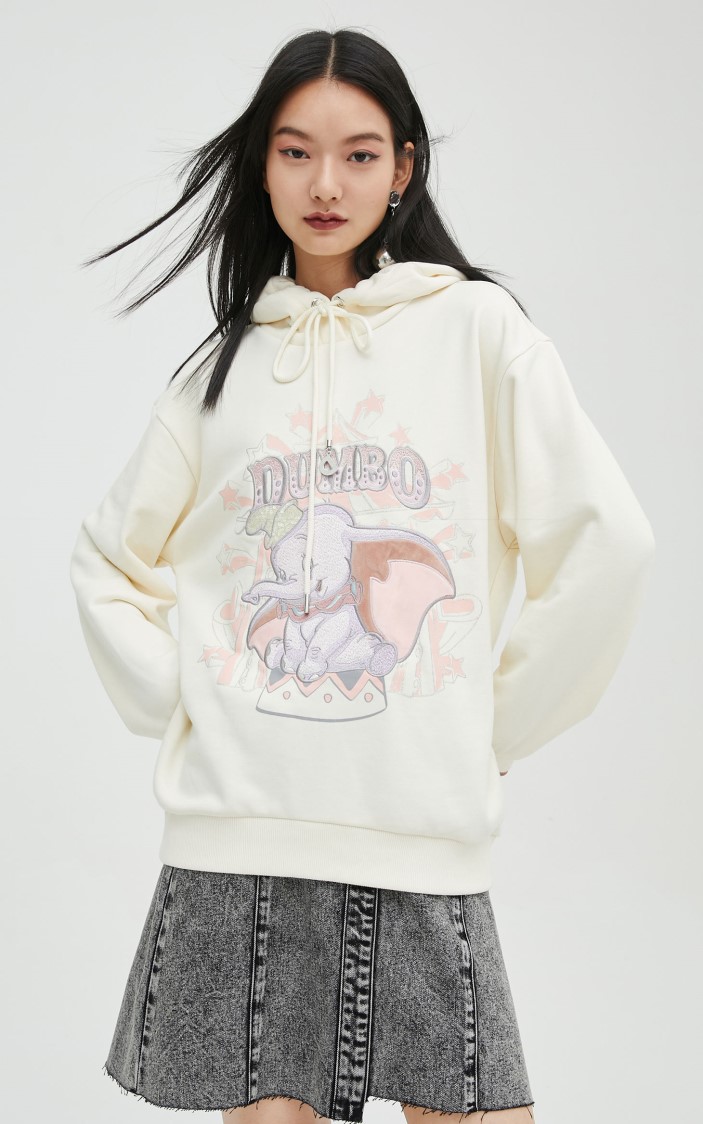 only春季新款迪士尼小飞象联名款中长款连帽卫衣女12139s019a01古董白