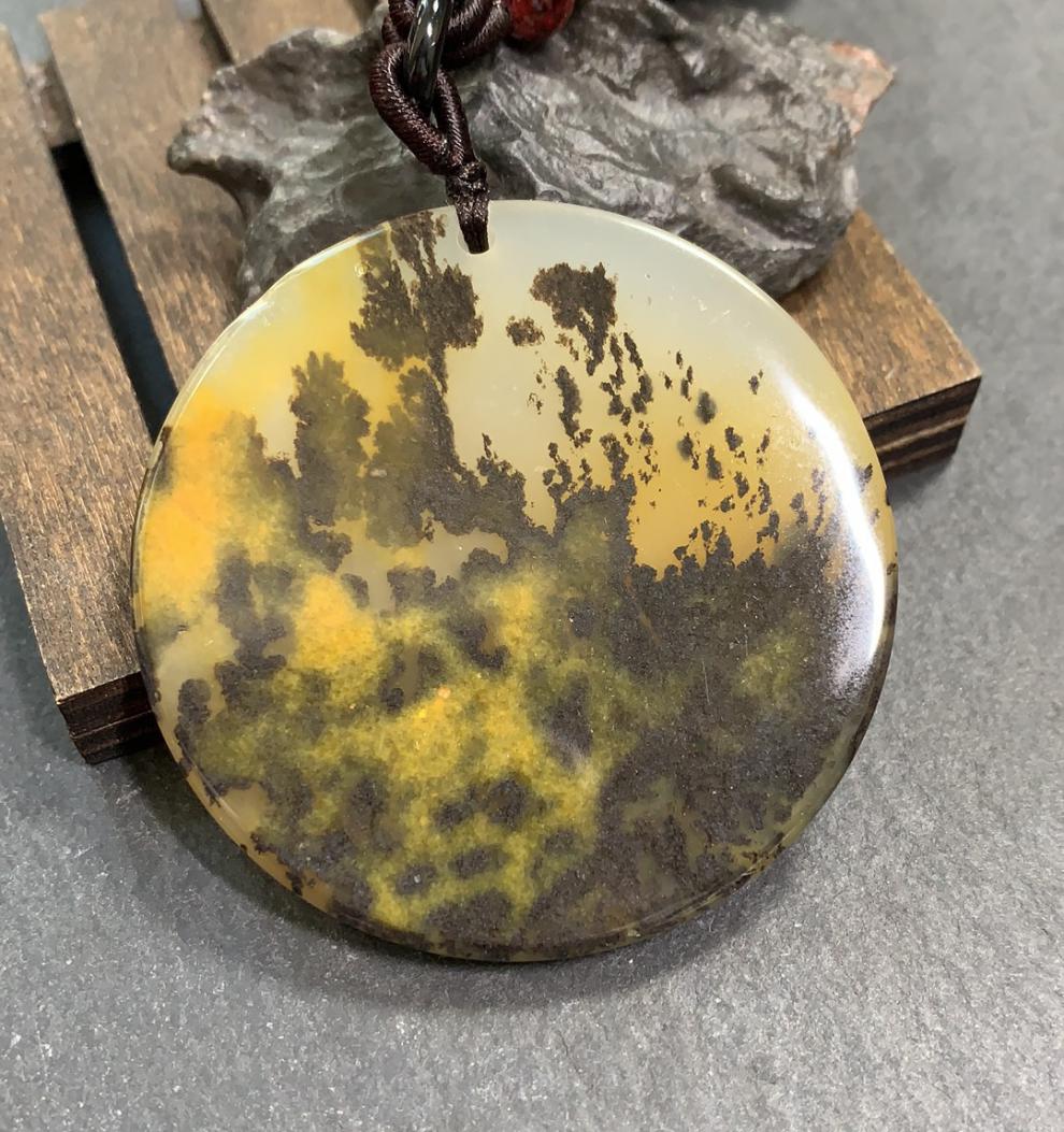 云南玉石黄龙玉水草花吊坠挂件无事牌山水男女款毛衣链带证书【图片