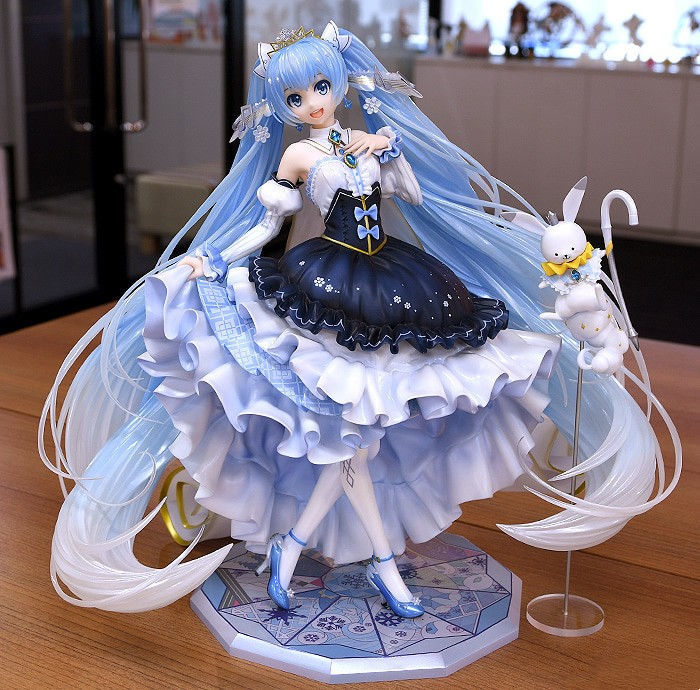 生日礼物玩偶雕像潮 人物款式随机发 初音未来摆件20cm随机发【图片