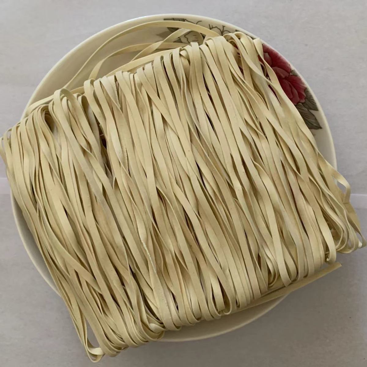 舌尖上中国和尚头面条面片韭叶子西北面条甘肃景泰旱沙地水川长面