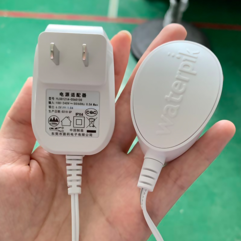 美國潔碧水牙線洗牙器wp560562569衝牙器配件無線磁吸充電器562ec黑色