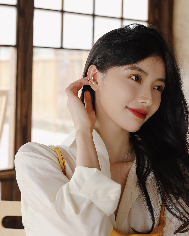 珍珠少女耳骨夹 鱼尾珍珠气质耳钉耳环女气质网红无耳洞耳夹简约耳饰