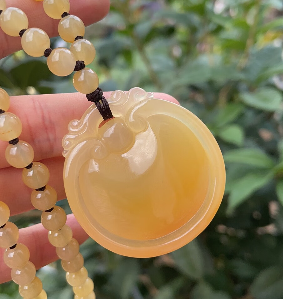 kk宝钰天然黄龙玉小黑山鸡油黄老料苹果毛衣链挂件坠证书新款