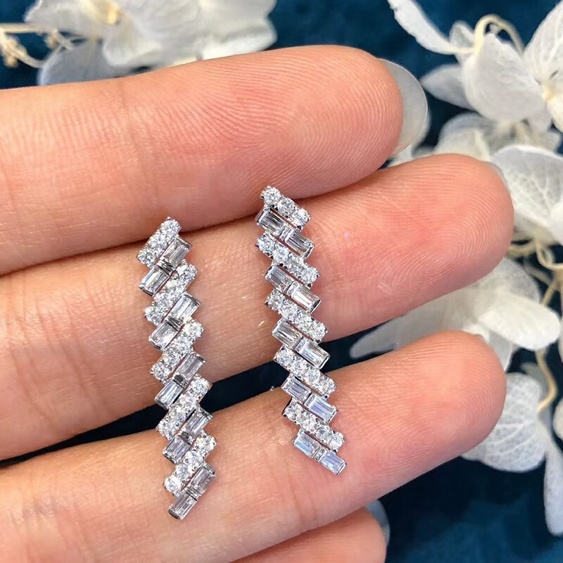 金色池塘珠宝18k金几何线条钻石耳钉梯方钻简约阶梯满钻奢华时深红色