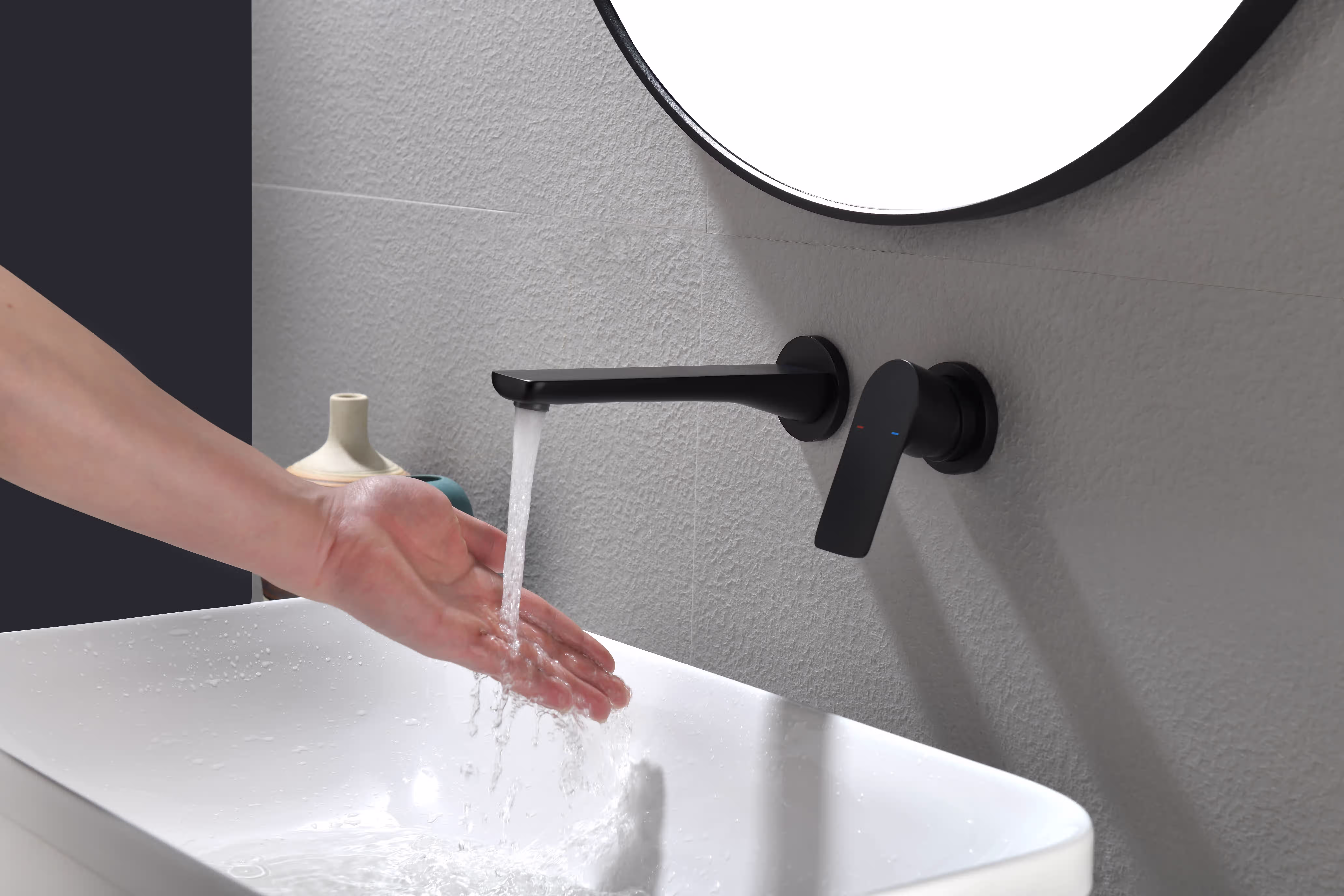 日本卫浴暗装嵌入墙式水龙头洗脸面盆墙排出水预埋隐藏全铜冷热水龙头