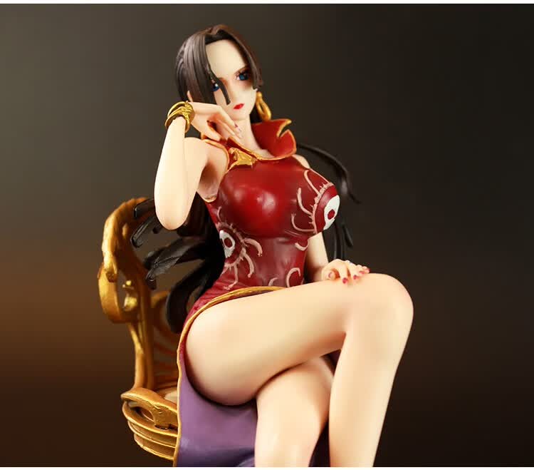 万代(bandai)海贼王女帝手办1比1可脱下七武海蛇姬汉库克坐姿场景gk