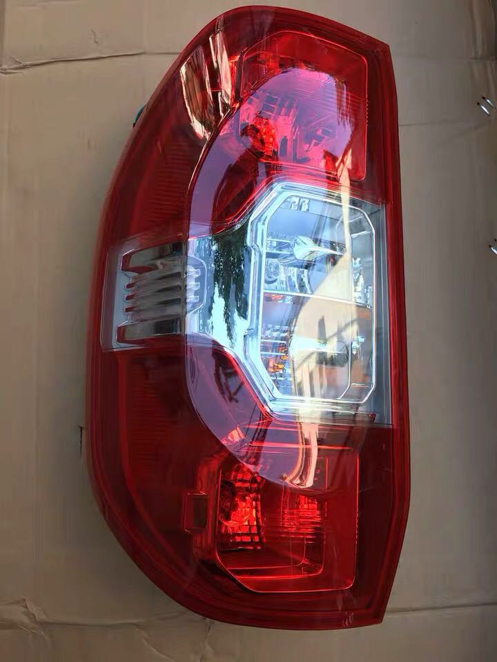 t70尾灯后尾灯后照灯大通t70皮卡后刹车尾灯总成尾灯壳尾灯右边原装