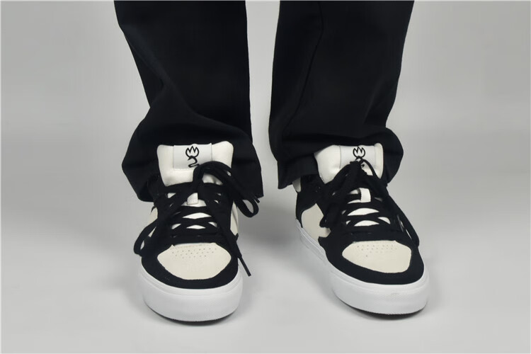 极客路滑板鞋 极路客滑板鞋国产男女学生耐磨减震翻反毛皮中高帮bmx