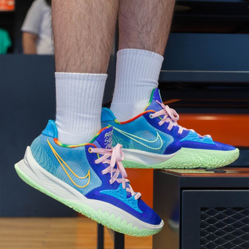 【现货】nike kyrie low 4 欧文4代低帮实战篮球鞋 cz0105-002 cz0105