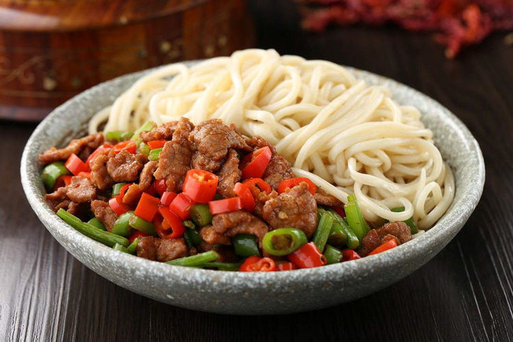 新大中农拉条子500克新疆手工拉面拌面面粉过油肉拌面发3袋500克