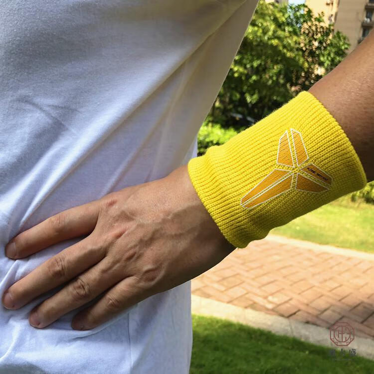 篮球护腕运动护具护手腕男科比詹姆斯库里艾弗森麦迪周边球迷用品4个