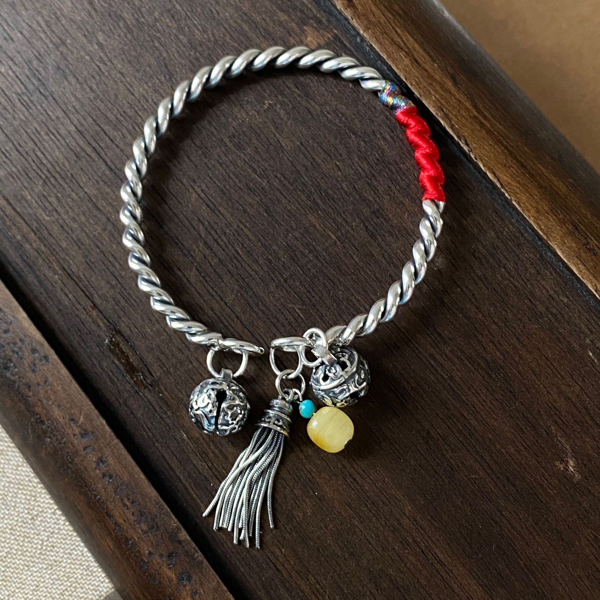 999足银扭线手镯女isn小众感设计女铃铛手链一步一响一步一想手环七夕