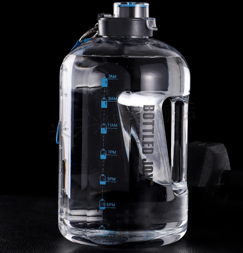 加仑户外便携水桶杯子男提醒水杯 2500ml粉色(tritan材质 可装热水)