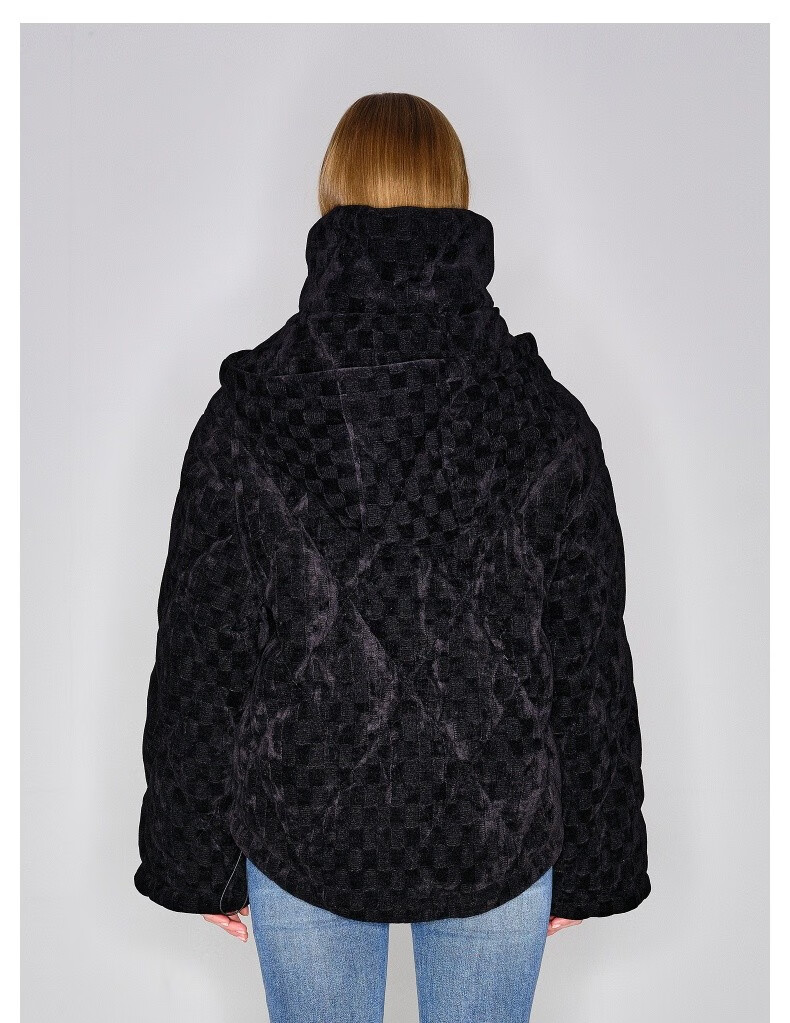 bebe2022冬季新品女士雪尼尔肌理面料菱形格标志廓形羽绒服403402