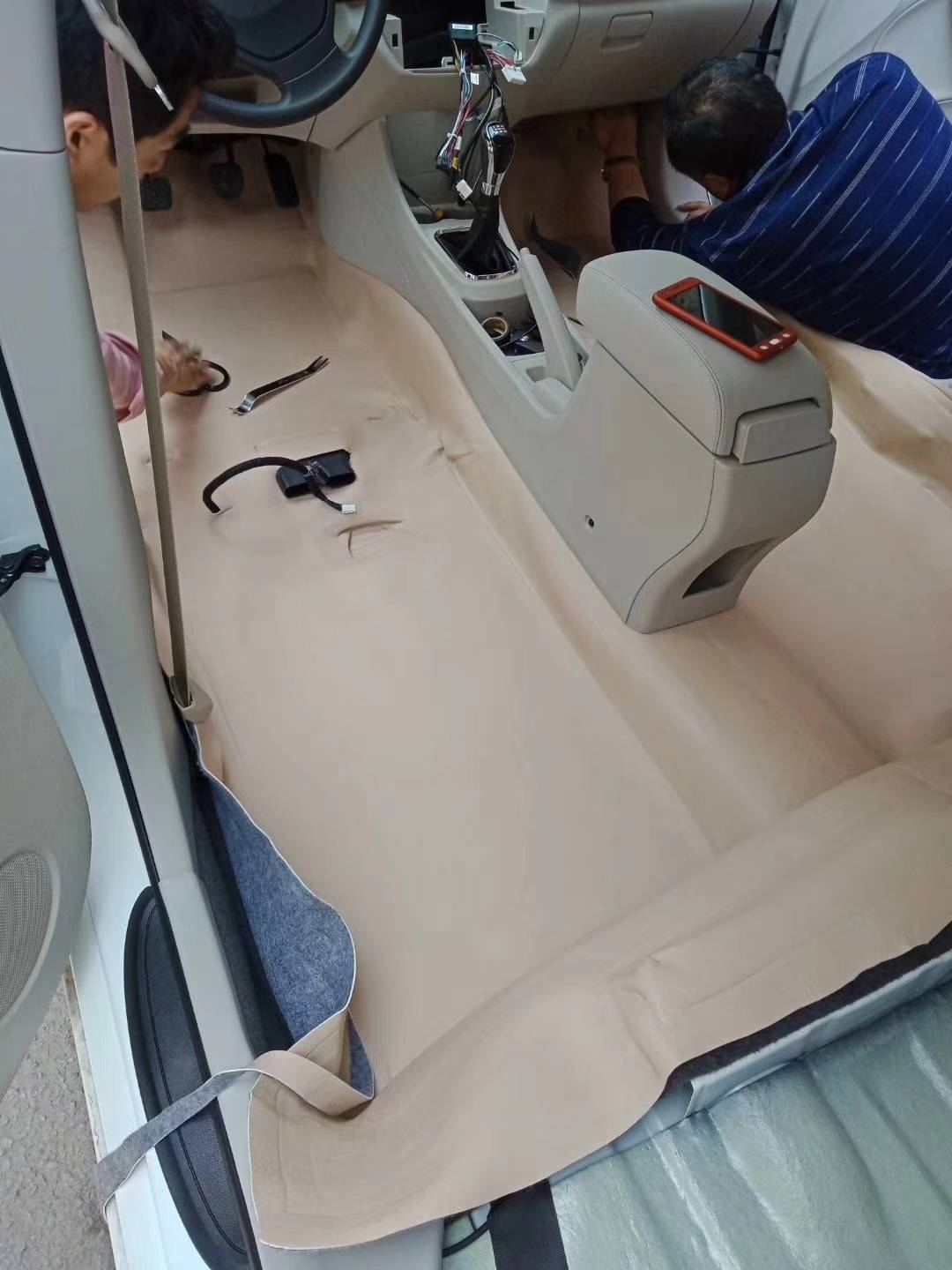 适用于汽车专车专用地板胶汽车地胶车内地板革可裁剪一体成型地胶垫