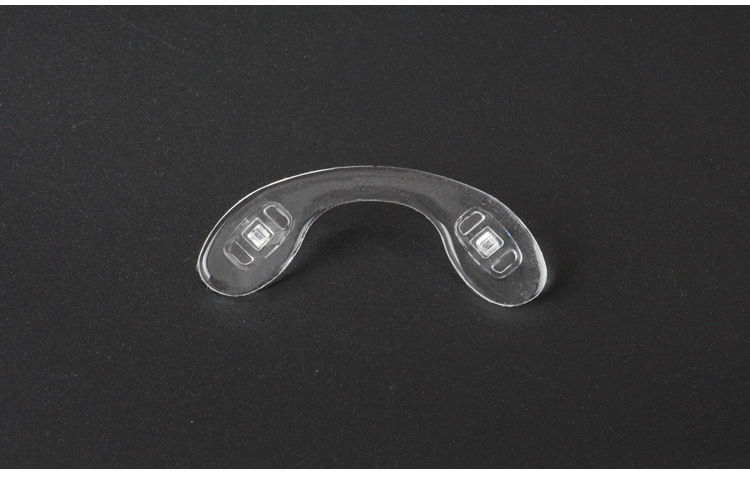 硅胶儿童u形鼻托连体u型鼻托眼镜配件防滑硅胶材质锁式托叶 u型鼻托