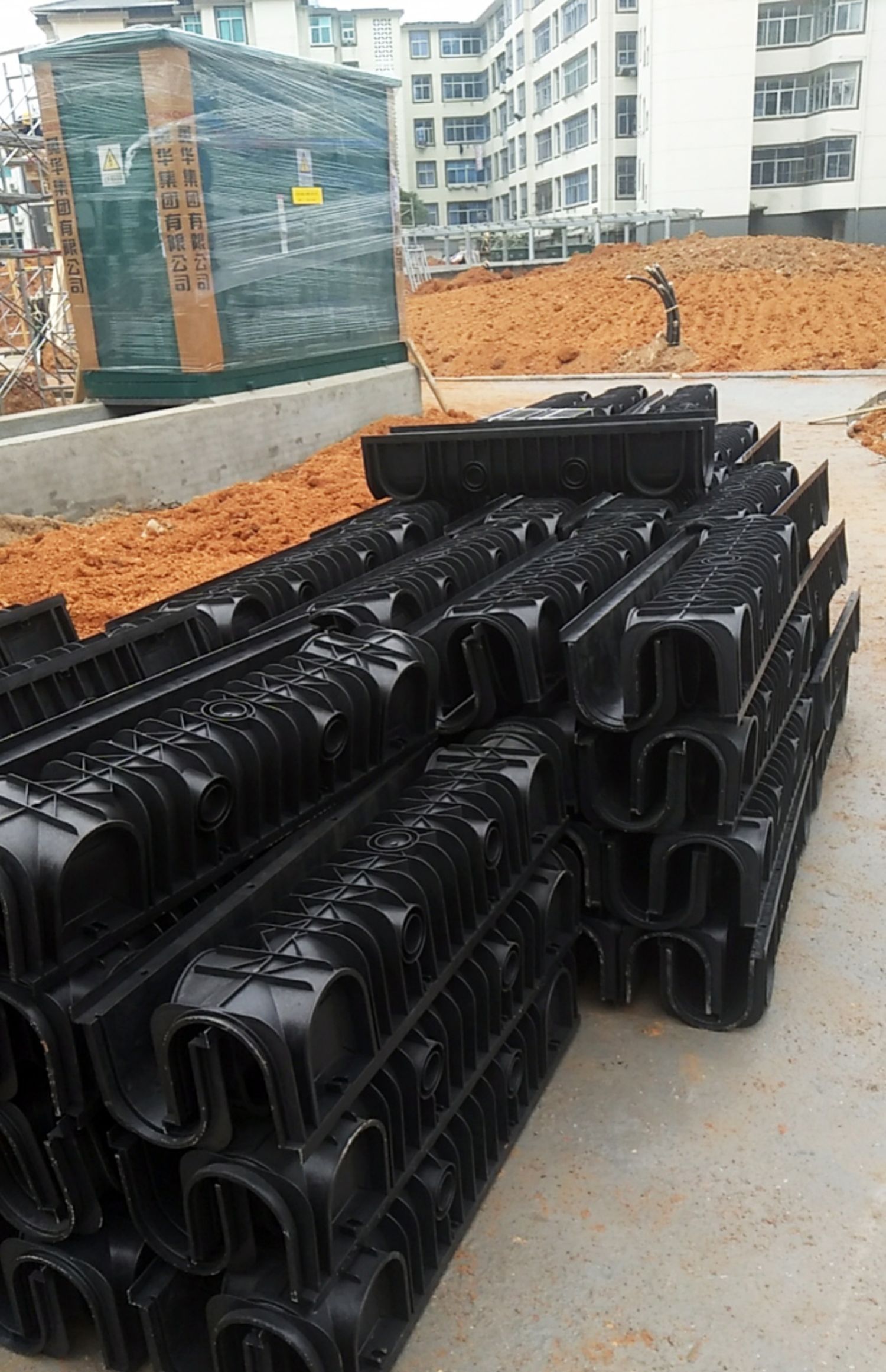 线性成品u型排水沟pe沟槽排水地沟盖板塑料水槽不锈钢缝隙式沟槽联系