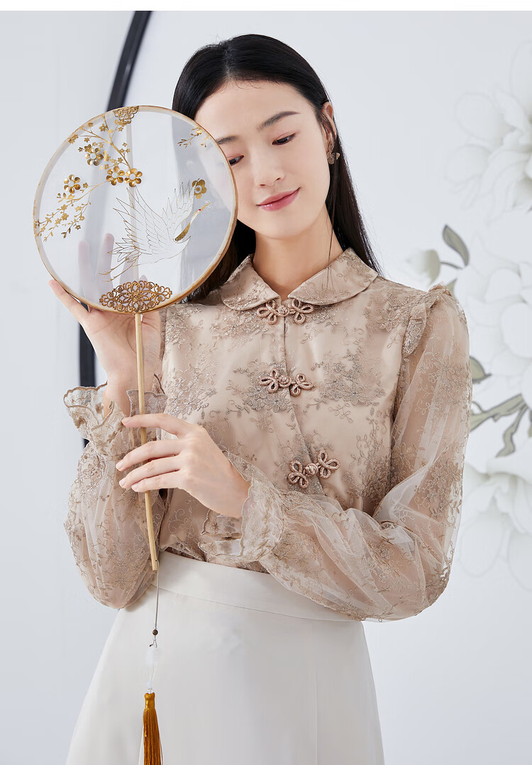 三彩2021冬季新款国风元宝领斜门襟手工金丝盘扣旗袍式上衣衬衫女黄