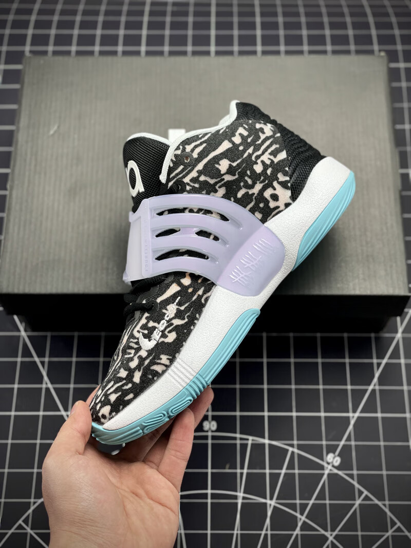 休闲闭合方式:系带鞋帮高度:低帮风格:百搭制鞋工艺:纯手工鞋底材质