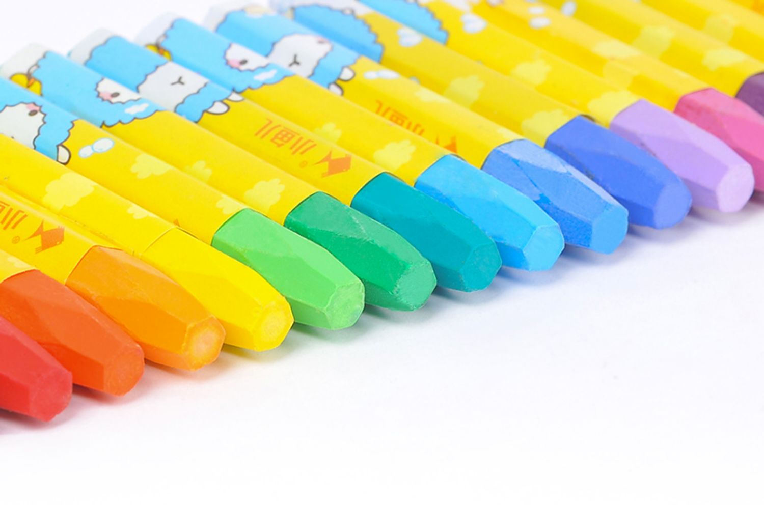 小鱼儿油画棒专业彩绘画笔套装油性六角蜡笔小学生文具幼儿园画画笔12