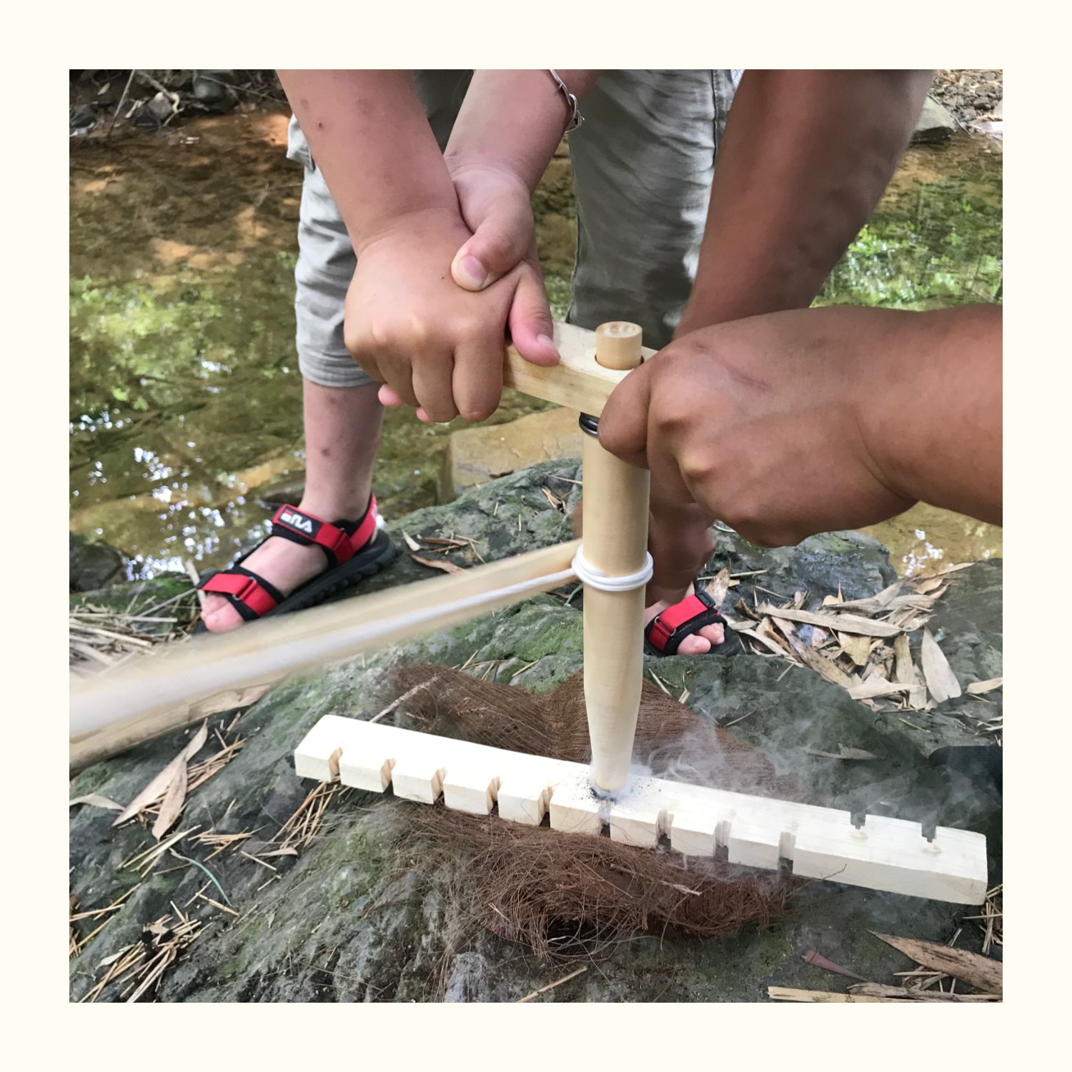 钻木取火工具套装荒野求生装备转烧烤炉户外运动露营用品战术末日白色