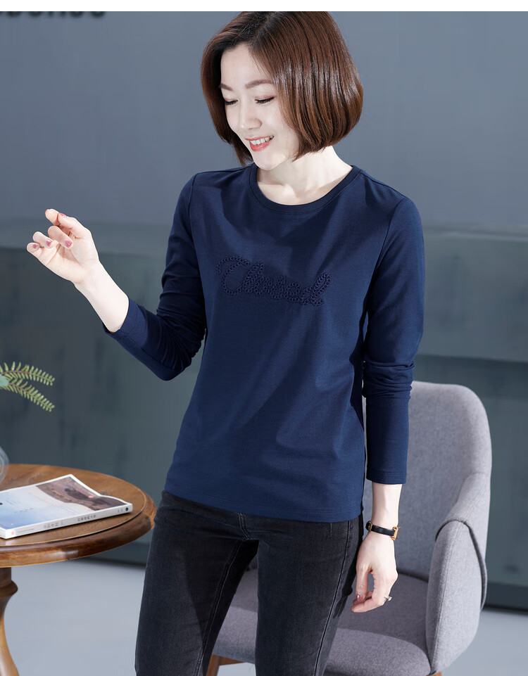 横行道初秋圆领字母刺绣长袖大码减龄t恤女胖mm妈妈装上衣打底衫 藏蓝