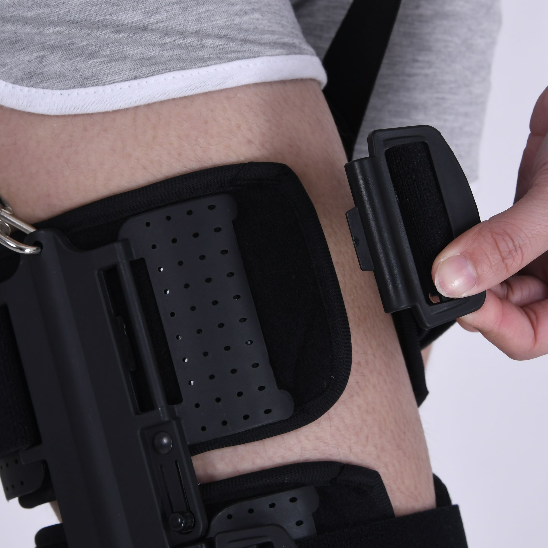 康兴达护膝固定支具膝关节可调运动护具骨折固定支具复