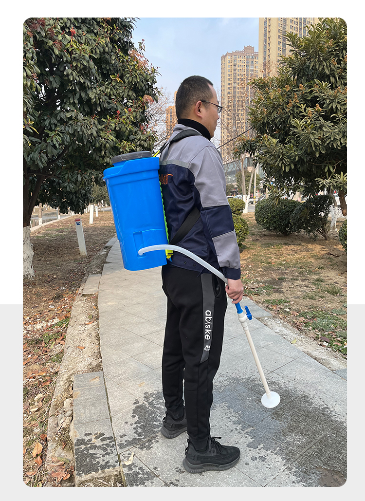 水肥施肥器一体机 加厚大容量水溶肥液体水肥器 洒水器洒水机30l 液体